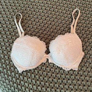 White lace bra, size 30D